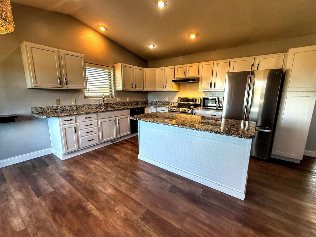 Sundance, Wyoming, 57783, United States, 5 Bedrooms Bedrooms, ,3 BathroomsBathrooms,Residential,Forsale,2004333