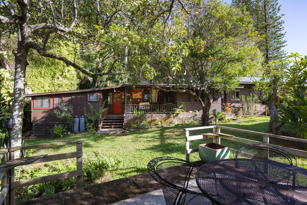 Kapaau, Hawaii, 96755, United States, 2 Bedrooms Bedrooms, ,1 BathroomBathrooms,Residential,Forsale,2004383