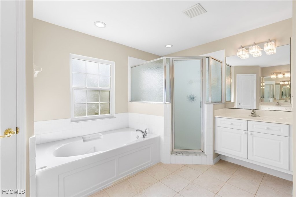 Fort Myers, Florida, 33908, United States, 5 Bedrooms Bedrooms, ,3 BathroomsBathrooms,Residential,Forsale,1998613