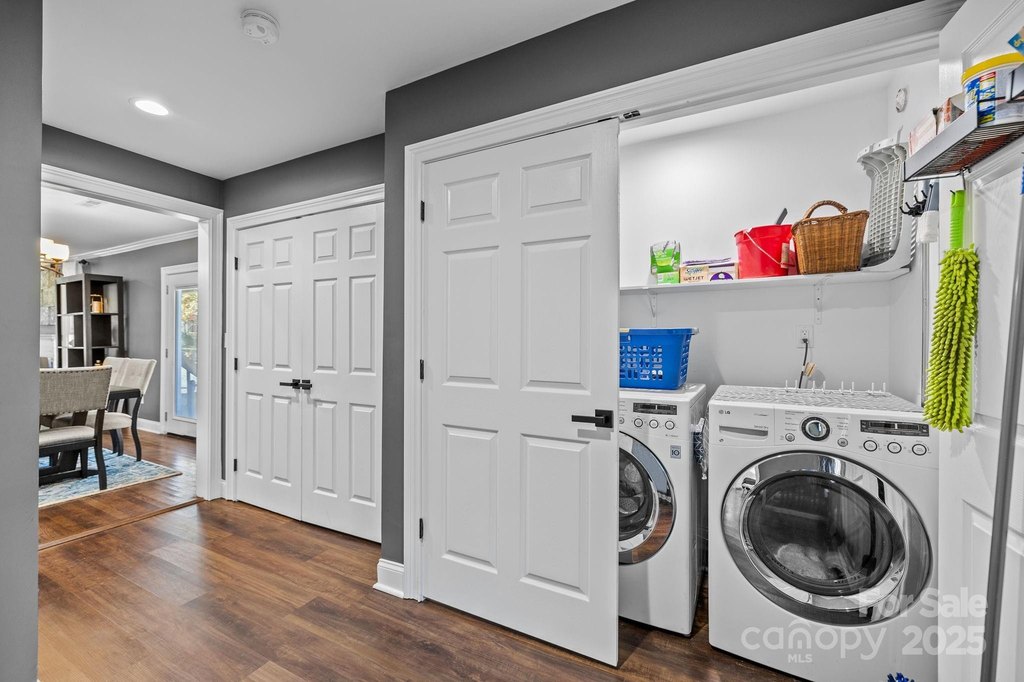 Charlotte, North Carolina, 28205, United States, 2 Bedrooms Bedrooms, ,2 BathroomsBathrooms,Residential,Forsale,2004560