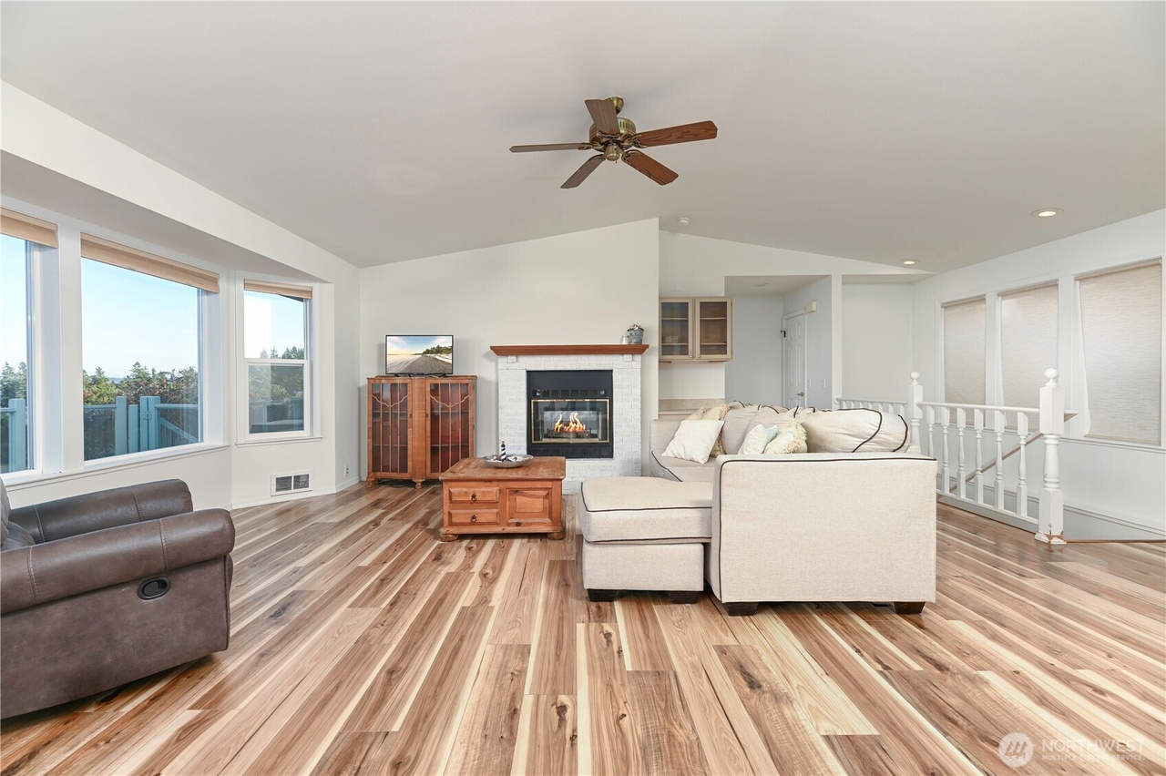 Camano Island, Washington, 98282, United States, 3 Bedrooms Bedrooms, ,2 BathroomsBathrooms,Residential,Forsale,1990716