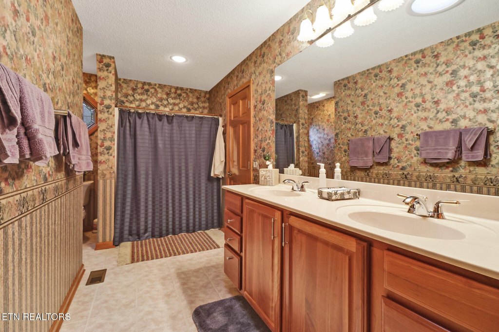 Fairfield Glade, Tennessee, 38558, United States, 3 Bedrooms Bedrooms, ,3 BathroomsBathrooms,Residential,Forsale,1996599