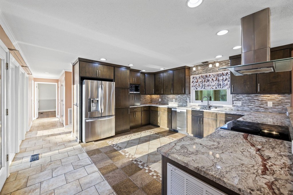 Cleveland, Tennessee, 37312, United States, 3 Bedrooms Bedrooms, ,3.5 BathroomsBathrooms,Residential,Forsale,1995335