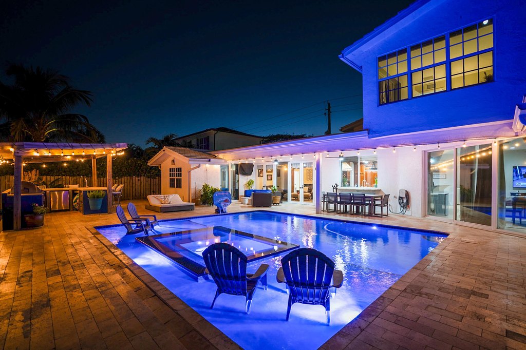 Boca Raton, Florida, 33487, United States, 4 Bedrooms Bedrooms, ,5 BathroomsBathrooms,Residential,Forsale,1996332