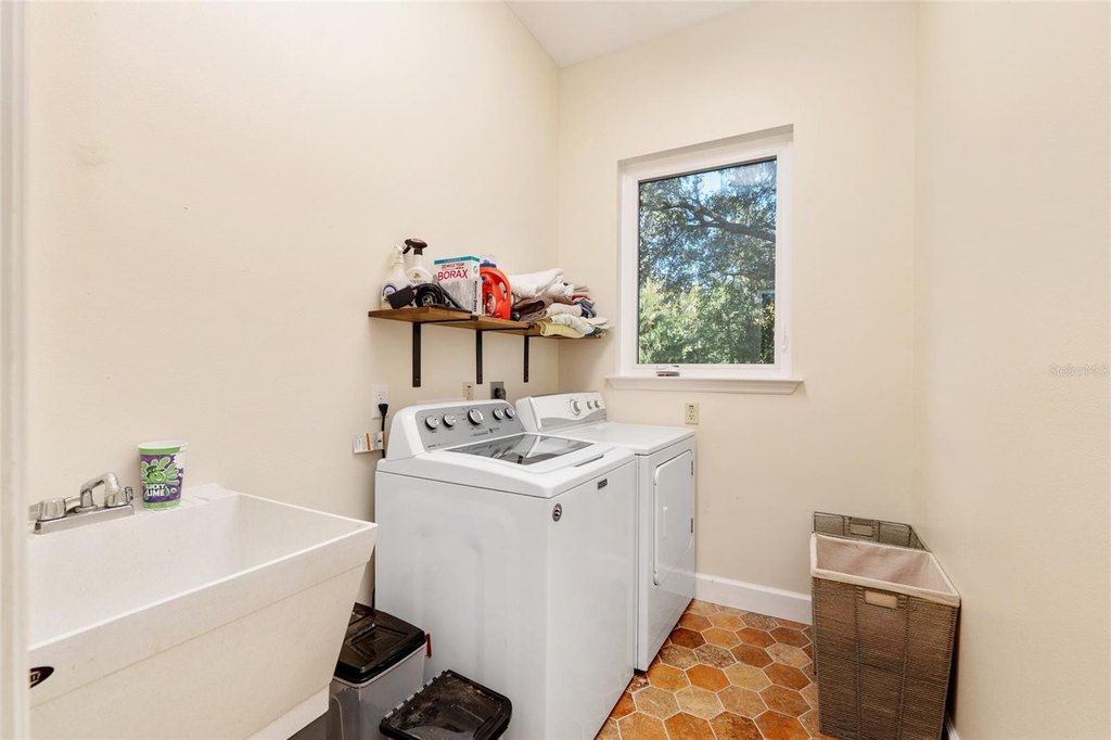 OCALA, Florida, 34476, United States, 4 Bedrooms Bedrooms, ,3 BathroomsBathrooms,Residential,Forsale,2004587