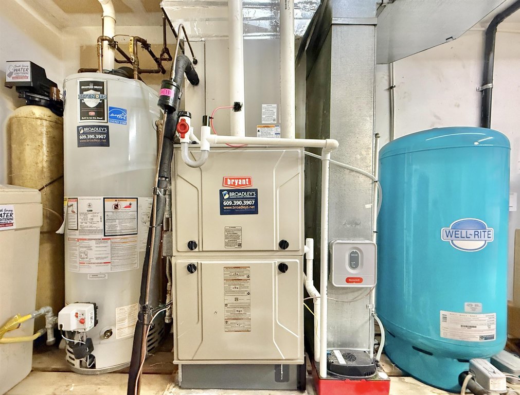 Petersburg, New Jersey, 08270, United States, 4 Bedrooms Bedrooms, ,2.5 BathroomsBathrooms,Residential,Forsale,1994154