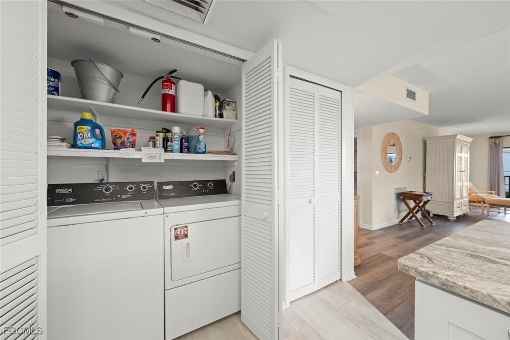 Captiva, Florida, 33924, United States, 2 Bedrooms Bedrooms, ,2 BathroomsBathrooms,Residential,Forsale,1998636