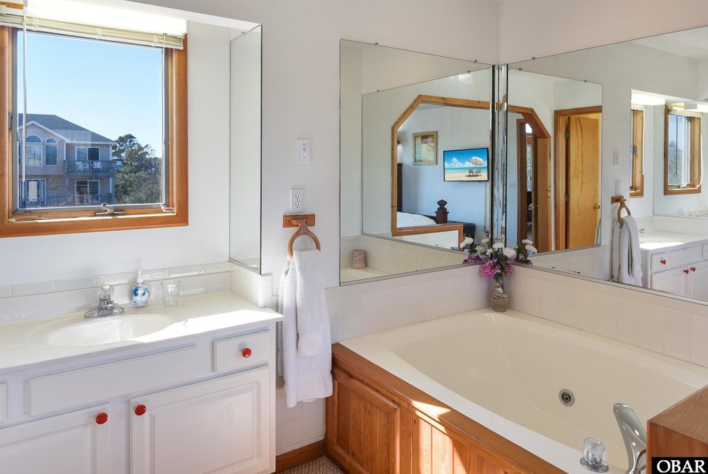 Corolla, North Carolina, 27927, United States, 5 Bedrooms Bedrooms, ,4.5 BathroomsBathrooms,Residential,Forsale,2004884