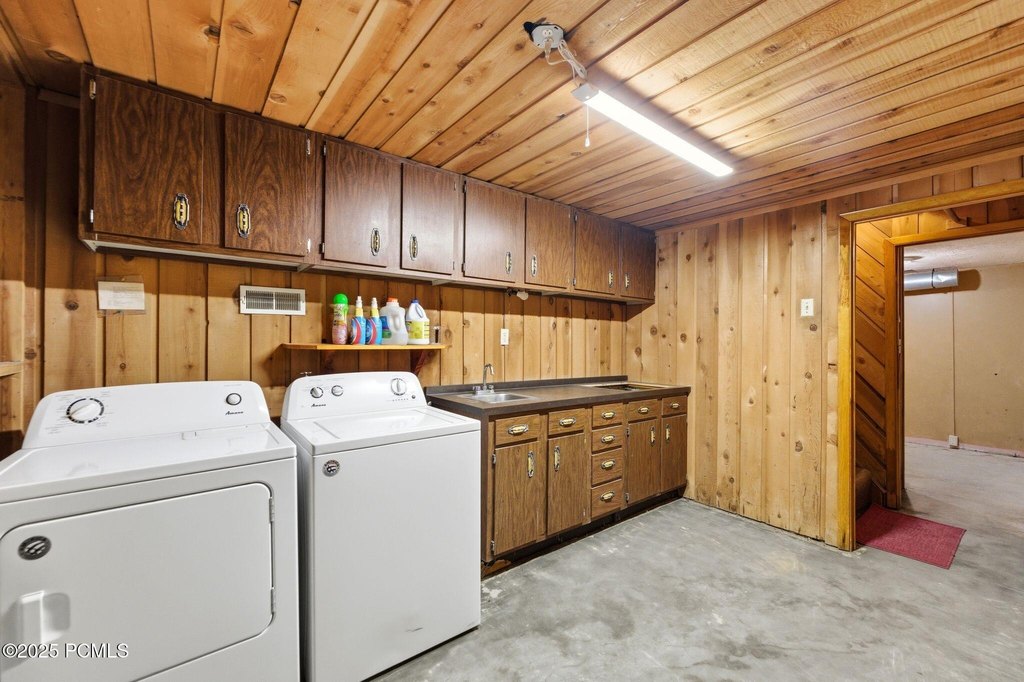 Park City, Utah, 84098, United States, 2 Bedrooms Bedrooms, ,1 BathroomBathrooms,Residential,Forsale,2004730