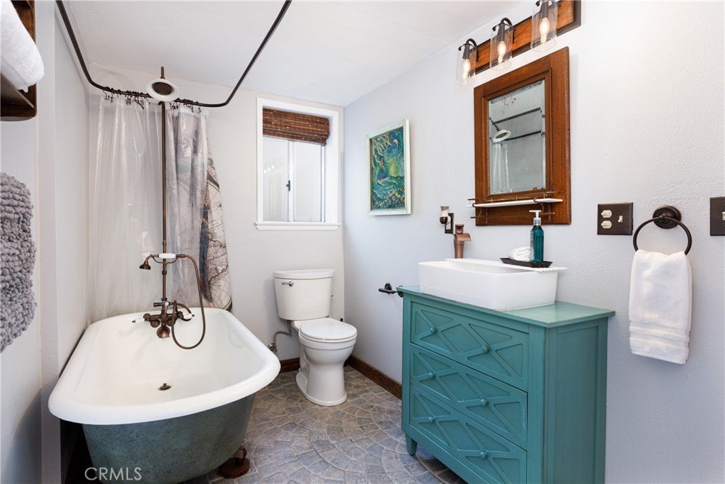 Lake Arrowhead, California, 92352, United States, 3 Bedrooms Bedrooms, ,3 BathroomsBathrooms,Residential,Forsale,1953305