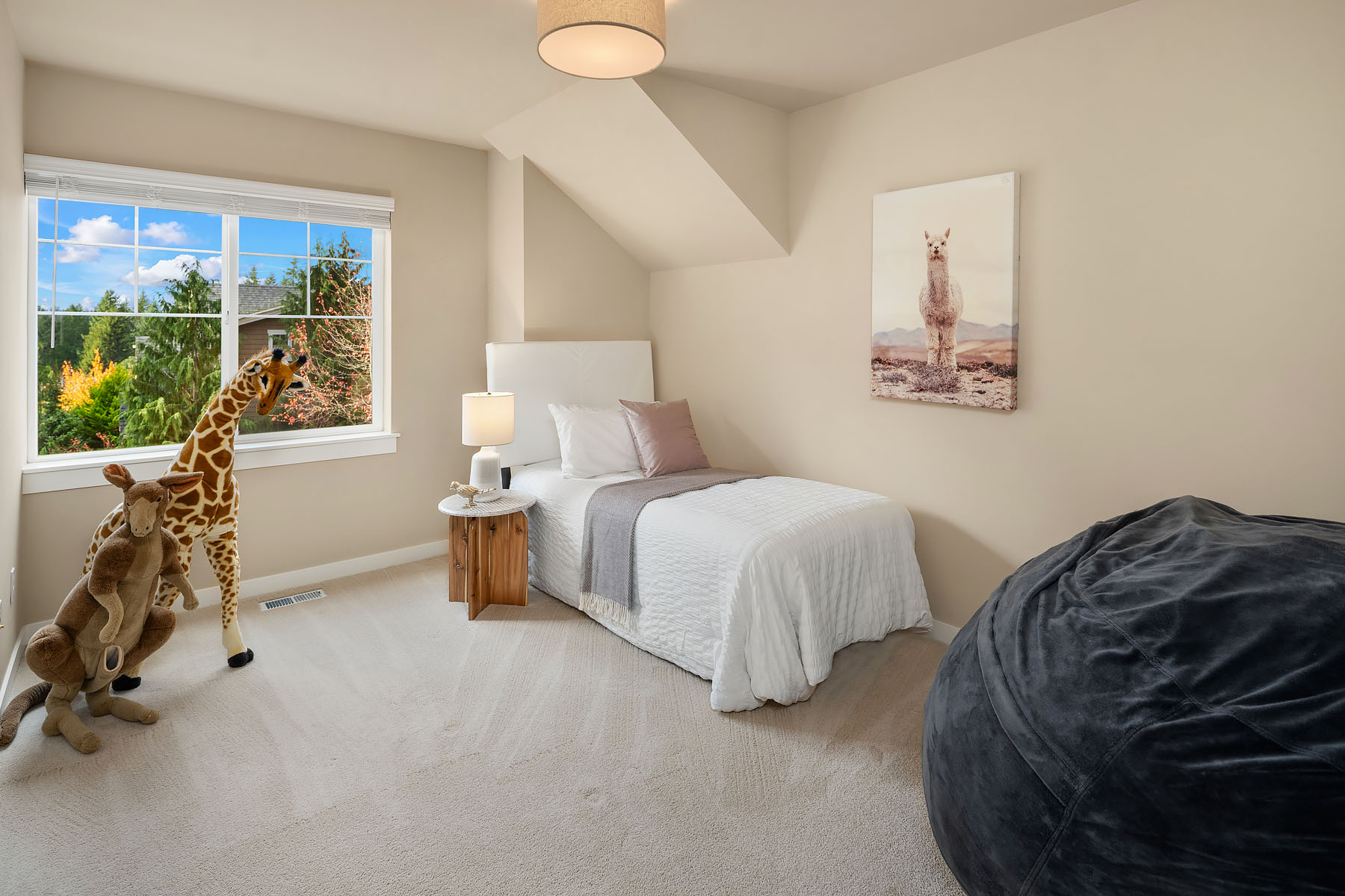 Bothell, Washington, 98021, United States, 4 Bedrooms Bedrooms, ,2 BathroomsBathrooms,Residential,Forsale,1990720