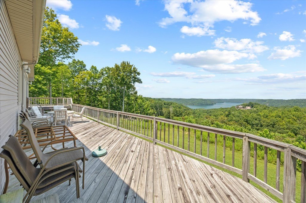 Byrdstown, Tennessee, 38549, United States, 5 Bedrooms Bedrooms, ,4 BathroomsBathrooms,Residential,Forsale,1952666