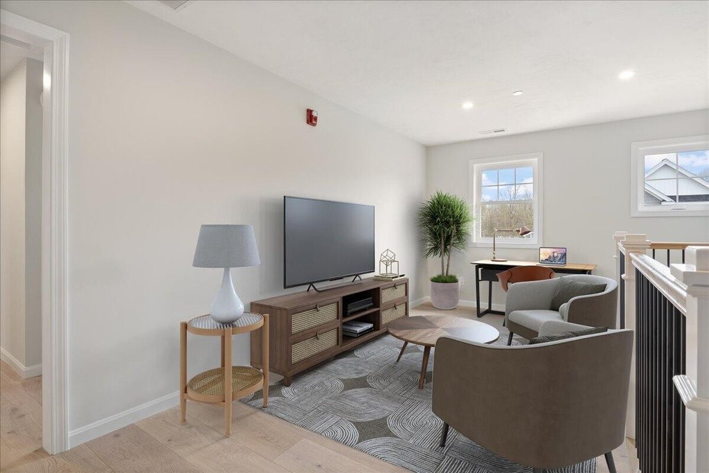 Kittery, Maine, 03904, United States, 2 Bedrooms Bedrooms, ,2 BathroomsBathrooms,Residential,Forsale,1893967