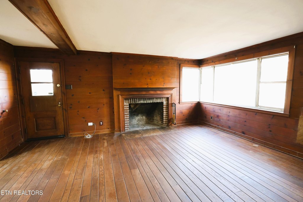 Knoxville, Tennessee, 37920, United States, 2 Bedrooms Bedrooms, ,1 BathroomBathrooms,Residential,Forsale,1999470