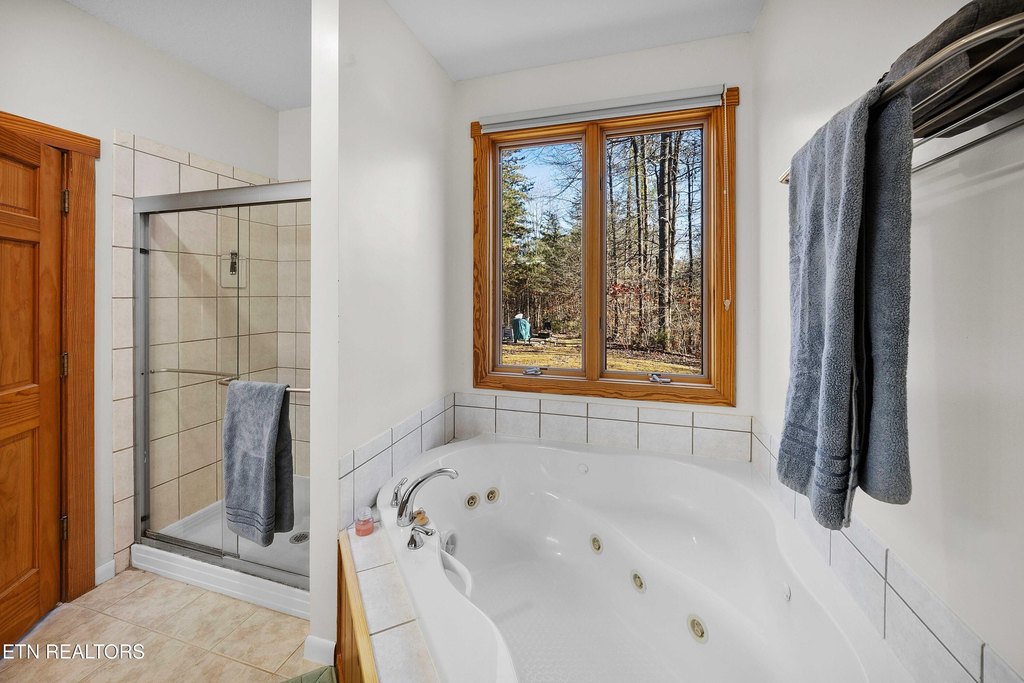 Cosby, Tennessee, 37722, United States, 2 Bedrooms Bedrooms, ,3 BathroomsBathrooms,Residential,Forsale,1999440