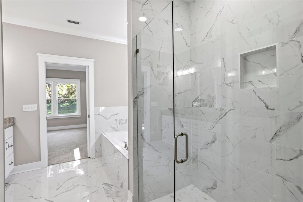 Tallahassee, Florida, 32312, United States, 5 Bedrooms Bedrooms, ,3.5 BathroomsBathrooms,Residential,Forsale,1995099