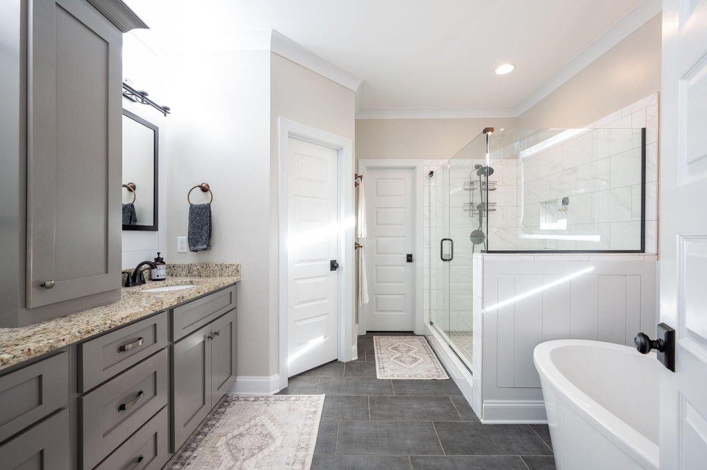 Harrison, Tennessee, 37341, United States, 4 Bedrooms Bedrooms, ,2.5 BathroomsBathrooms,Residential,Forsale,2004674