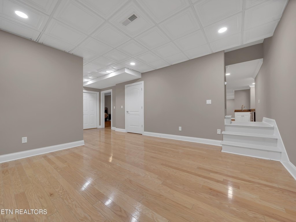 Lenoir City, Tennessee, 37772, United States, 5 Bedrooms Bedrooms, ,4.5 BathroomsBathrooms,Residential,Forsale,1999466