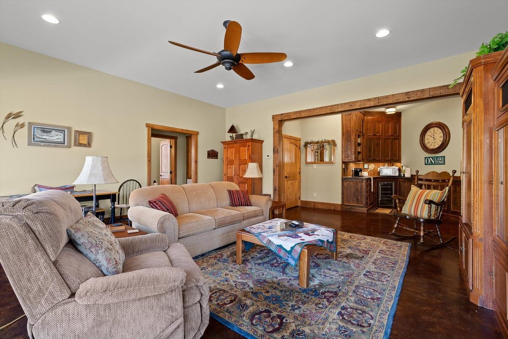 Ten Mile, Tennessee, 37880, United States, 3 Bedrooms Bedrooms, ,3.5 BathroomsBathrooms,Residential,Forsale,2009597