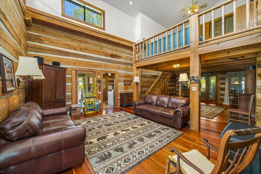 Jefferson City, Tennessee, 37760, United States, 3 Bedrooms Bedrooms, ,2 BathroomsBathrooms,Residential,Forsale,2002623