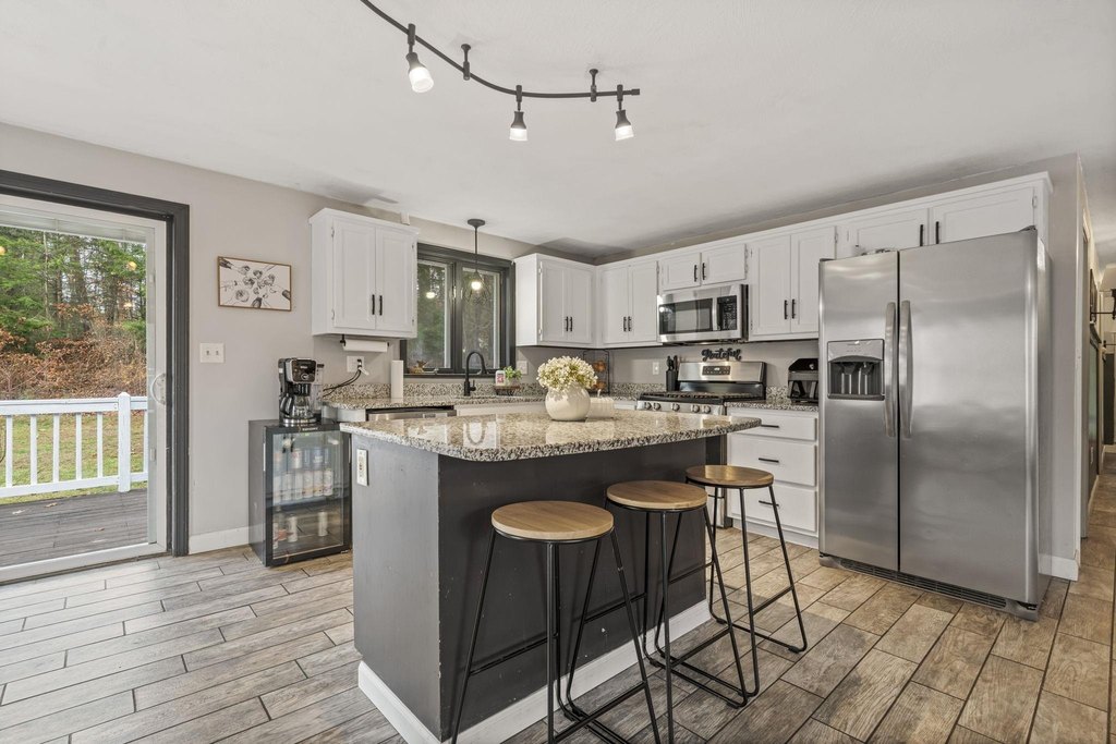 Epping, New Hampshire, 03042, United States, 4 Bedrooms Bedrooms, ,2 BathroomsBathrooms,Residential,Forsale,2004719