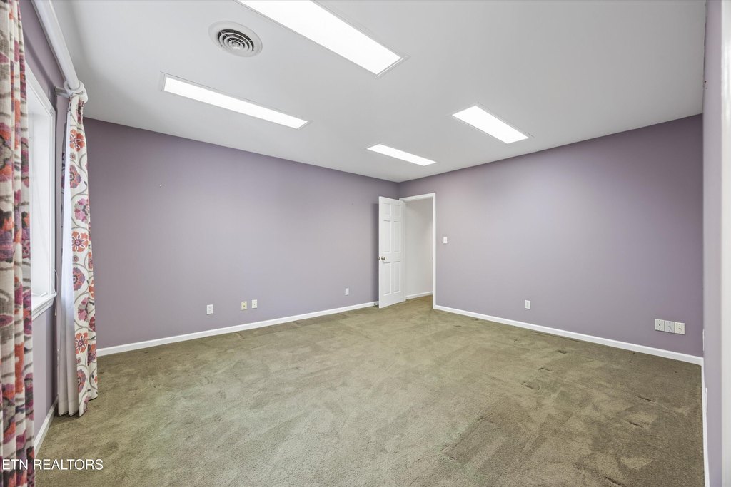 Maryville, Tennessee, 37803, United States, 5 Bedrooms Bedrooms, ,5.5 BathroomsBathrooms,Residential,Forsale,1999469