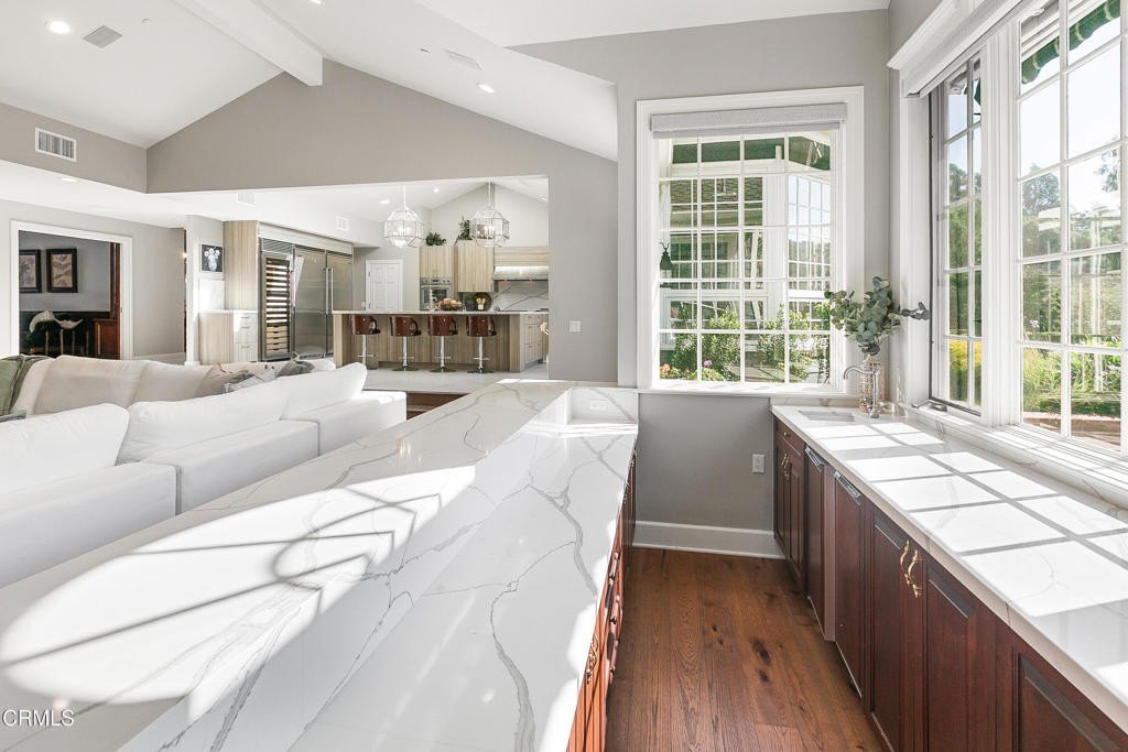 Camarillo, California, 93012, United States, 5 Bedrooms Bedrooms, ,6.5 BathroomsBathrooms,Residential,Forsale,2004523