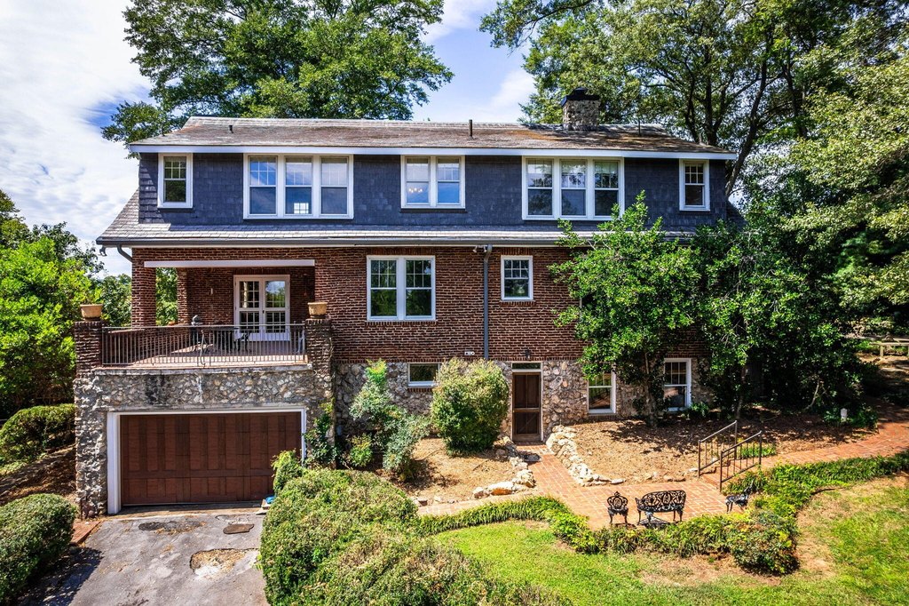 Chattanooga, Tennessee, 37404, United States, 5 Bedrooms Bedrooms, ,4 BathroomsBathrooms,Residential,Forsale,1963589