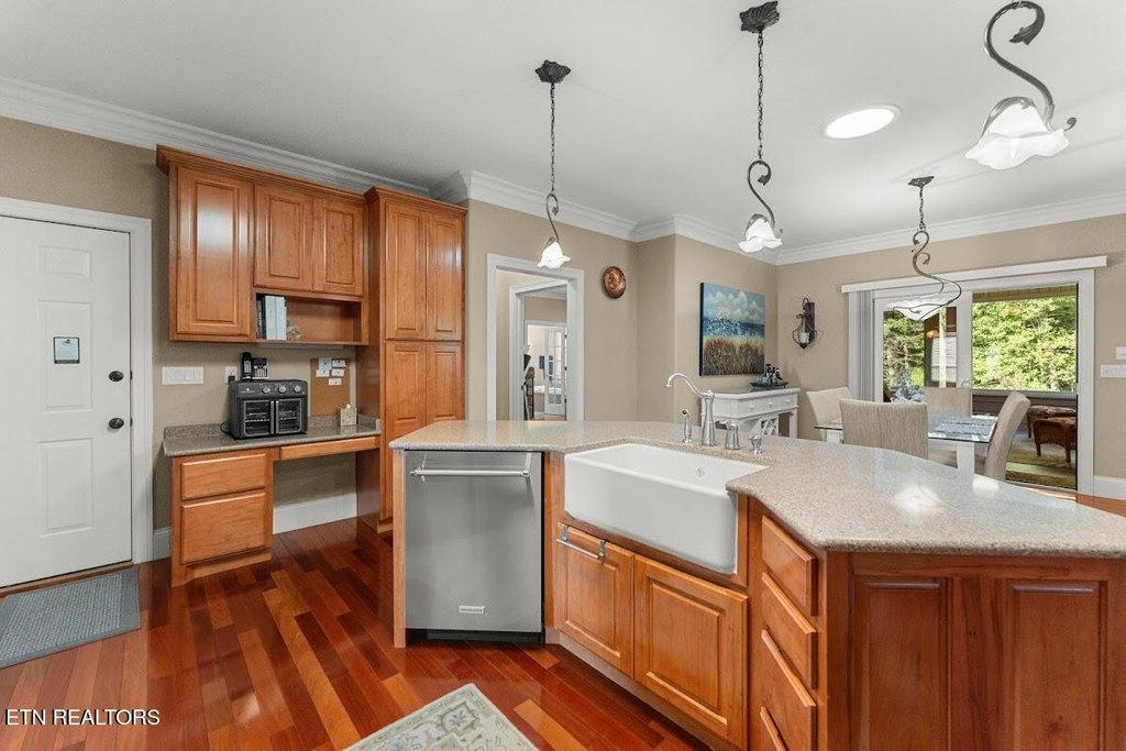 Crossville, Tennessee, 38558, United States, 3 Bedrooms Bedrooms, ,2.5 BathroomsBathrooms,Residential,Forsale,1968509