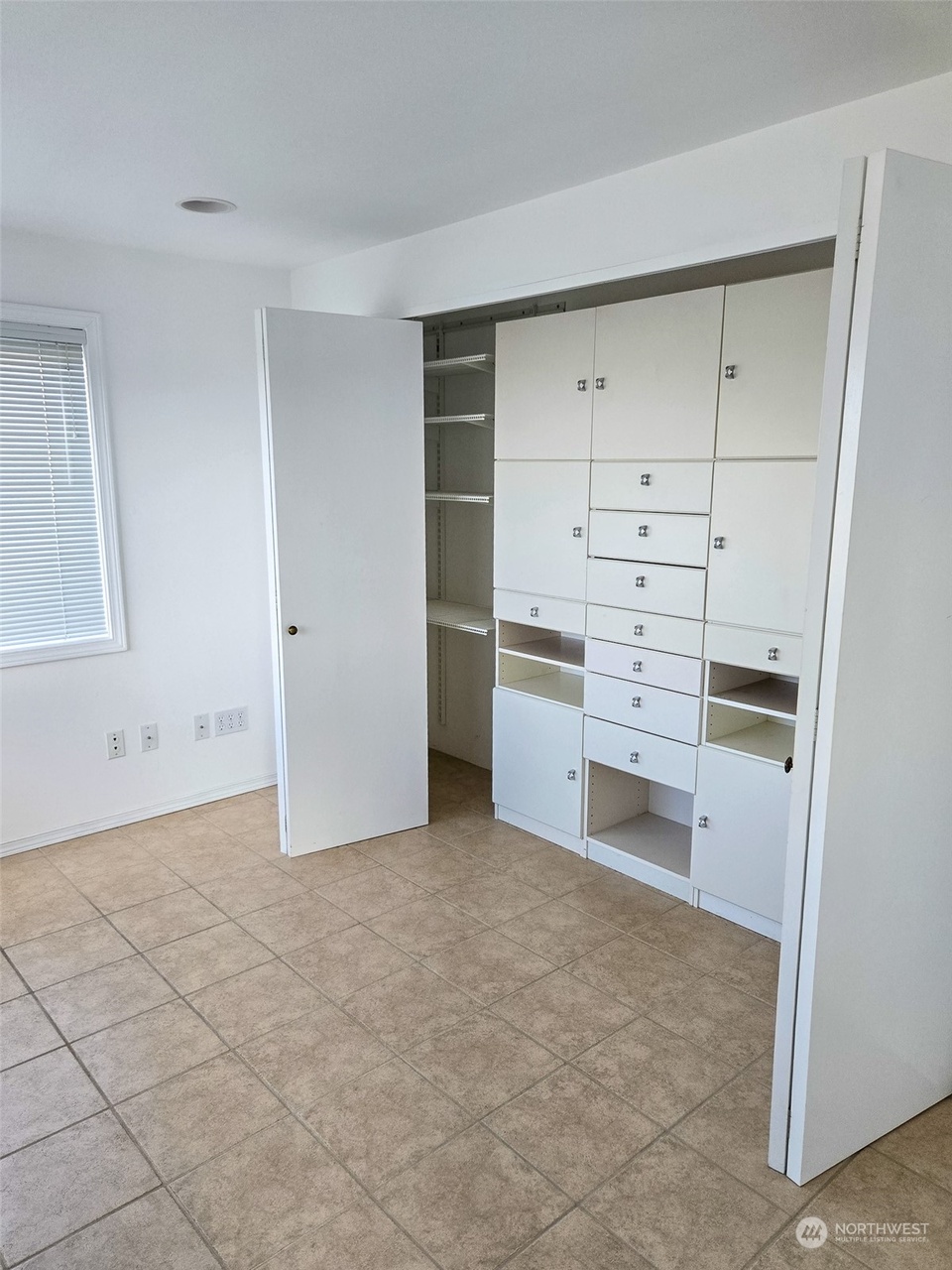 Ocean Shores, Washington, 98569, United States, 4 Bedrooms Bedrooms, ,3 BathroomsBathrooms,Residential,Forsale,2004449