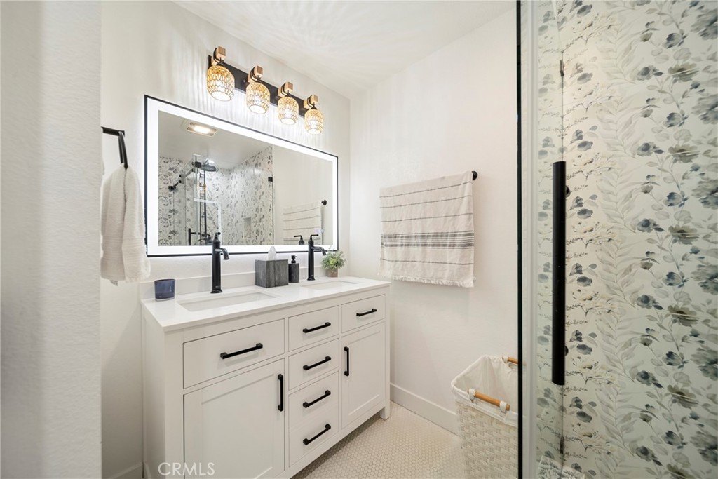 Oxnard, California, 93035, United States, 2 Bedrooms Bedrooms, ,2 BathroomsBathrooms,Residential,Forsale,2004319