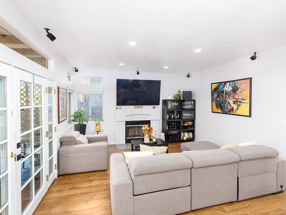 Santa Rosa, California, 95401, United States, 4 Bedrooms Bedrooms, ,3 BathroomsBathrooms,Residential,Forsale,1999291