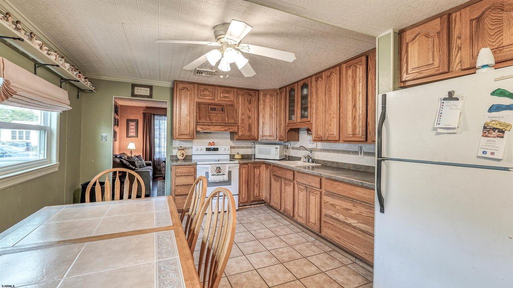 North Cape May, New Jersey, 08204, United States, 2 Bedrooms Bedrooms, ,1 BathroomBathrooms,Residential,Forsale,2004613