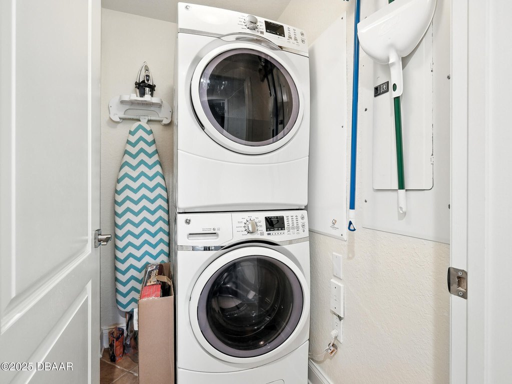 New Smyrna Beach, Florida, 32169, United States, 3 Bedrooms Bedrooms, ,2 BathroomsBathrooms,Residential,Forsale,1946050