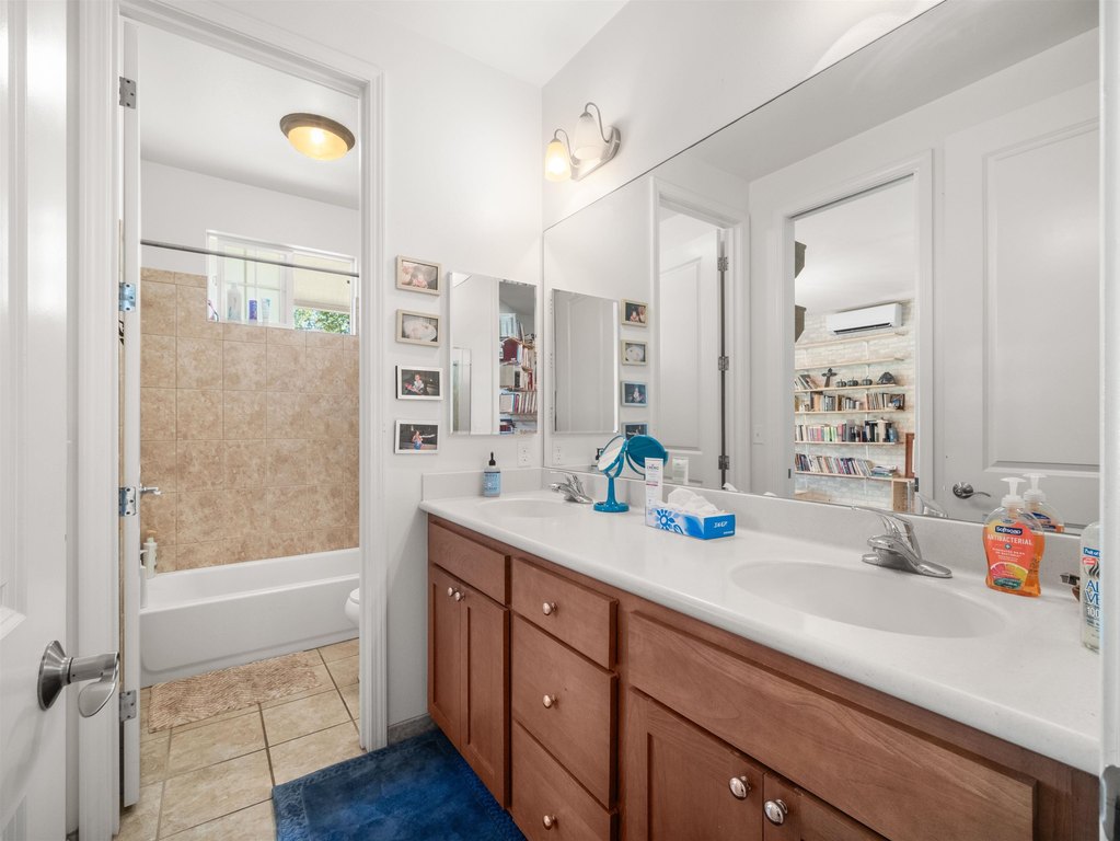 Kahului, Hawaii, 96732, United States, 5 Bedrooms Bedrooms, ,3.5 BathroomsBathrooms,Residential,Forsale,2004555