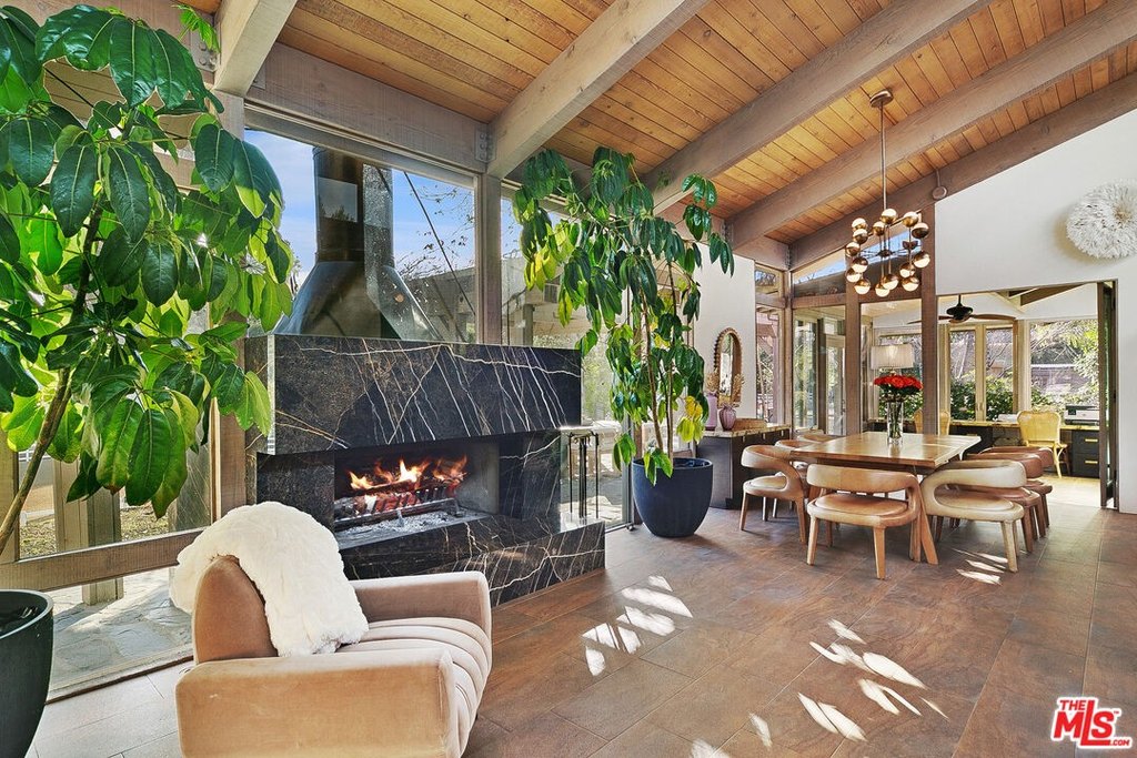 Calabasas, California, 91302, United States, 3 Bedrooms Bedrooms, ,2 BathroomsBathrooms,Residential,Forsale,2001432