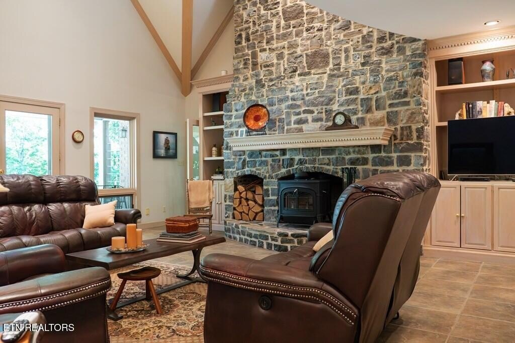 Livingston, Tennessee, 38570, United States, 3 Bedrooms Bedrooms, ,4.5 BathroomsBathrooms,Residential,Forsale,1952671