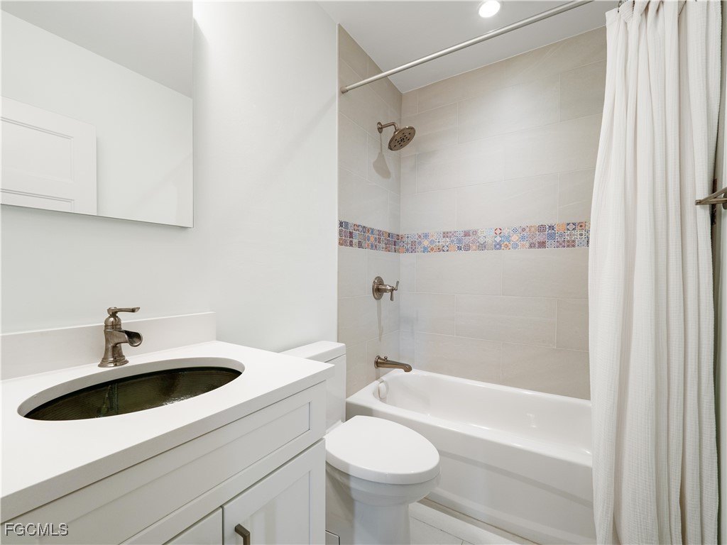 Sanibel, Florida, 33957, United States, 3 Bedrooms Bedrooms, ,3 BathroomsBathrooms,Residential,Forsale,2004804