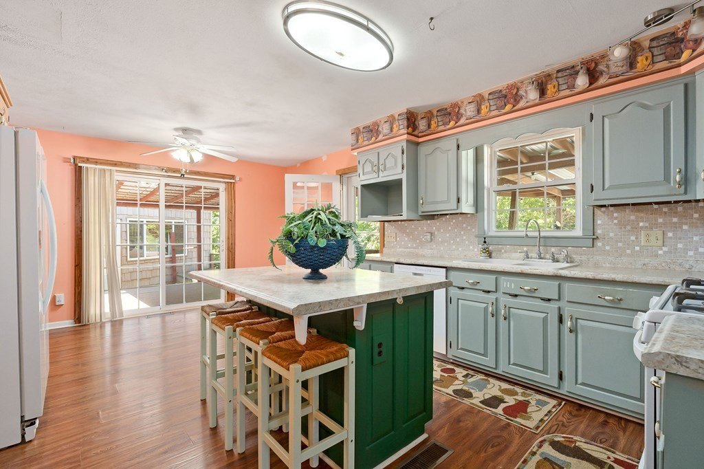 Sparta, Tennessee, 38583, United States, 3 Bedrooms Bedrooms, ,2 BathroomsBathrooms,Residential,Forsale,1999490