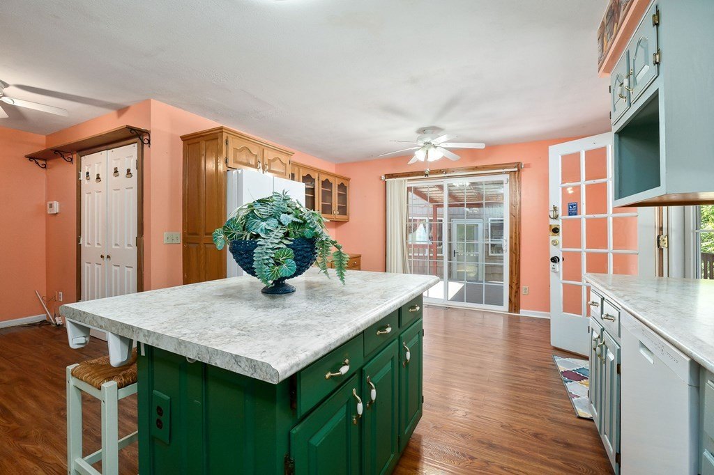 Sparta, Tennessee, 38583, United States, 3 Bedrooms Bedrooms, ,2 BathroomsBathrooms,Residential,Forsale,1999490