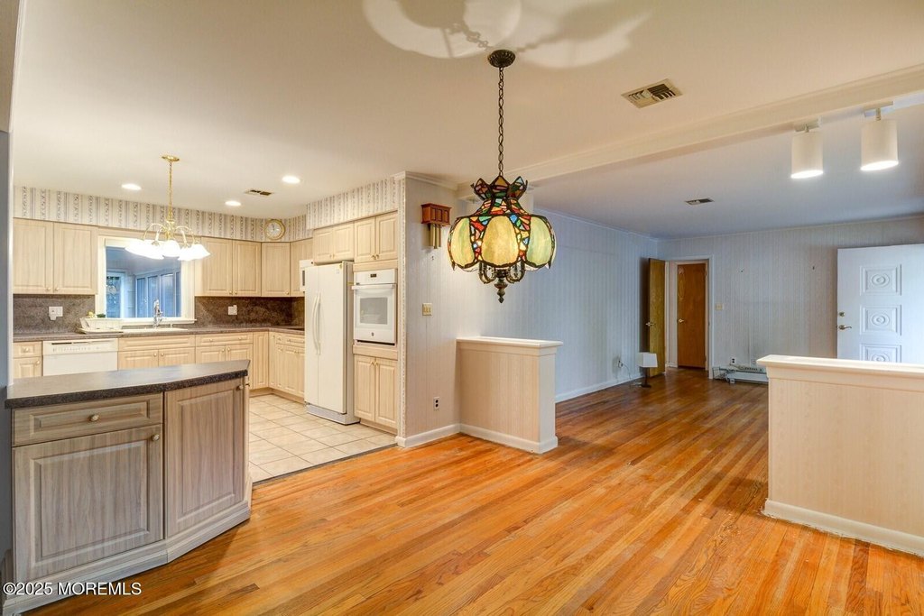 Brick, New Jersey, 08724, United States, 3 Bedrooms Bedrooms, ,3.5 BathroomsBathrooms,Residential,Forsale,1966062