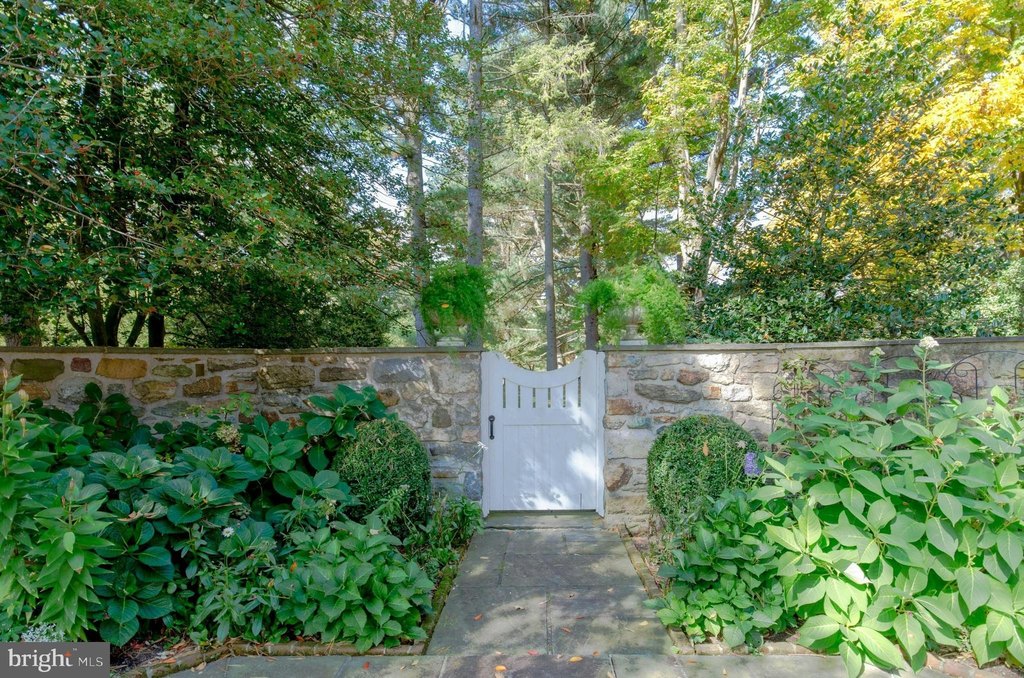 BETHLEHEM, Pennsylvania, 18015, United States, 4 Bedrooms Bedrooms, ,3.5 BathroomsBathrooms,Residential,Forsale,1973407