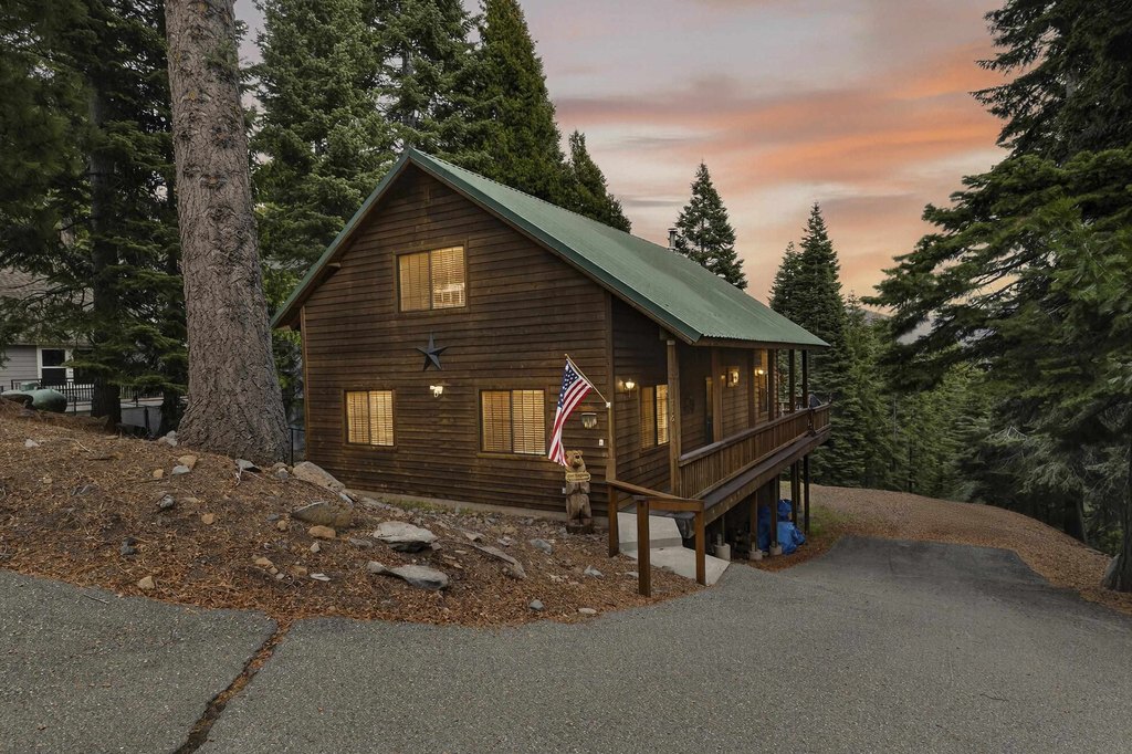 Lake Almanor, California, 96137, United States, 3 Bedrooms Bedrooms, ,2.5 BathroomsBathrooms,Residential,Forsale,2012842