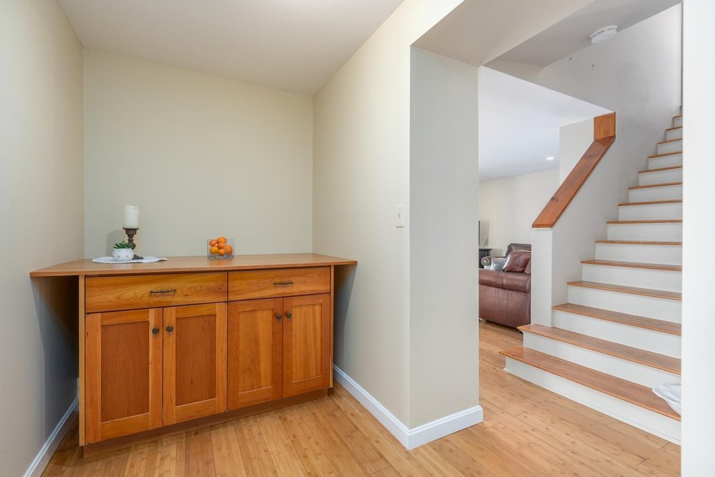 Nottingham, New Hampshire, 03290, United States, 4 Bedrooms Bedrooms, ,2.5 BathroomsBathrooms,Residential,Forsale,2004712