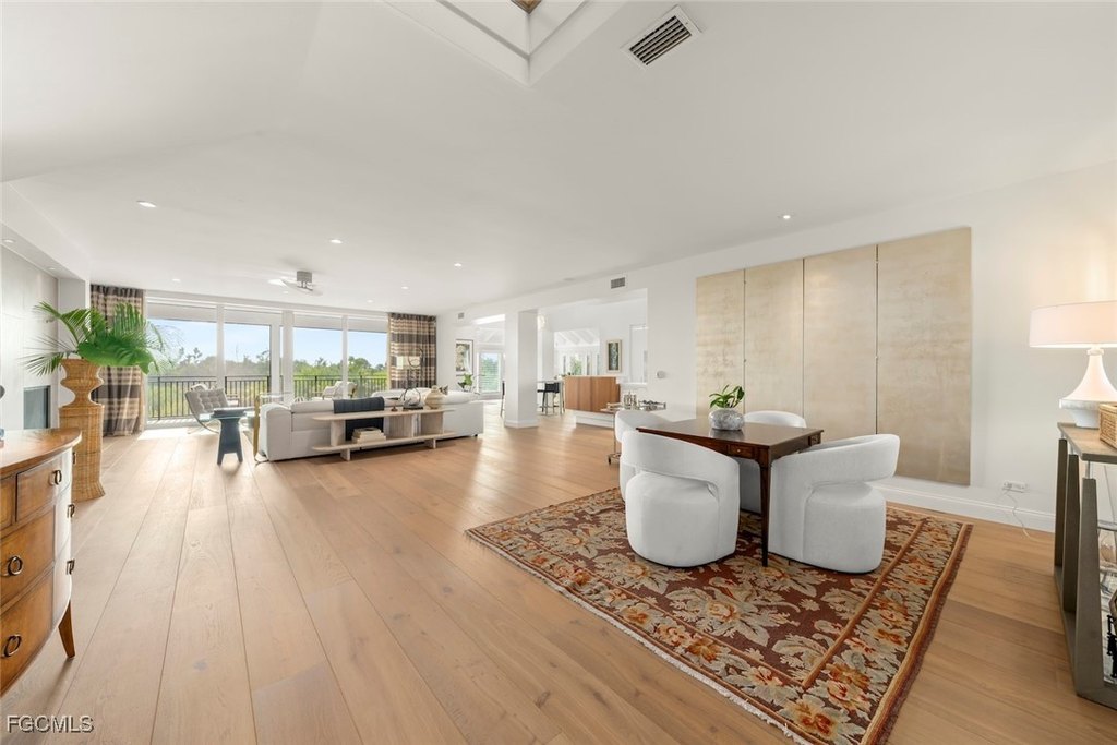 Sanibel, Florida, 33957, United States, 5 Bedrooms Bedrooms, ,4.5 BathroomsBathrooms,Residential,Forsale,2004795