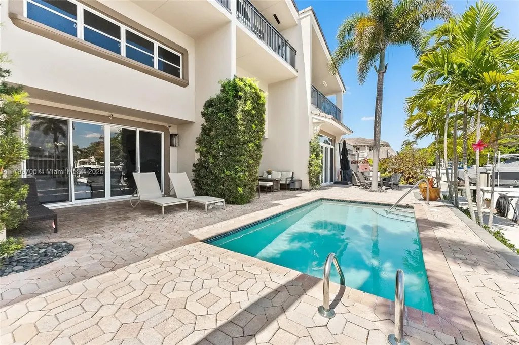 Fort Lauderdale, Florida, 33304, United States, 4 Bedrooms Bedrooms, ,2 BathroomsBathrooms,Residential,Forsale,2004514