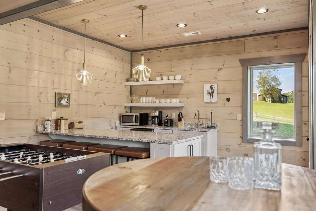 Sevierville, Tennessee, 37862, United States, 5 Bedrooms Bedrooms, ,5 BathroomsBathrooms,Residential,Forsale,1963563