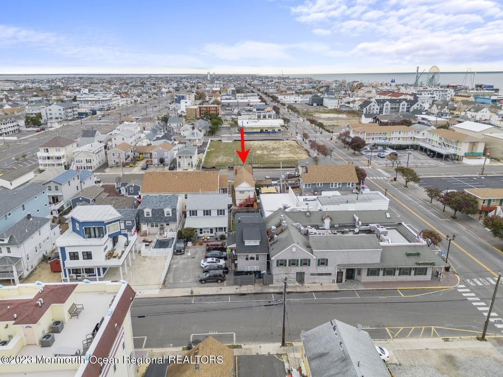 Seaside Heights, New Jersey, 08751, United States, 6 Bedrooms Bedrooms, ,3.5 BathroomsBathrooms,Residential,Forsale,2004848