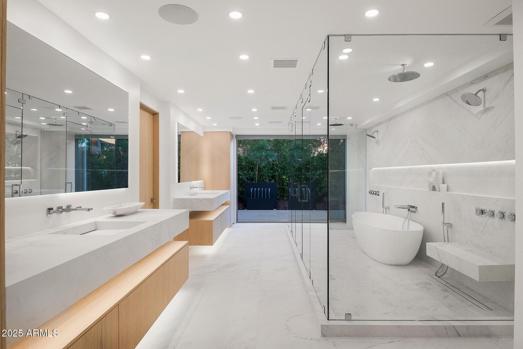 Scottsdale, Arizona, 85251, United States, 4 Bedrooms Bedrooms, ,4.5 BathroomsBathrooms,Residential,Forsale,2014347