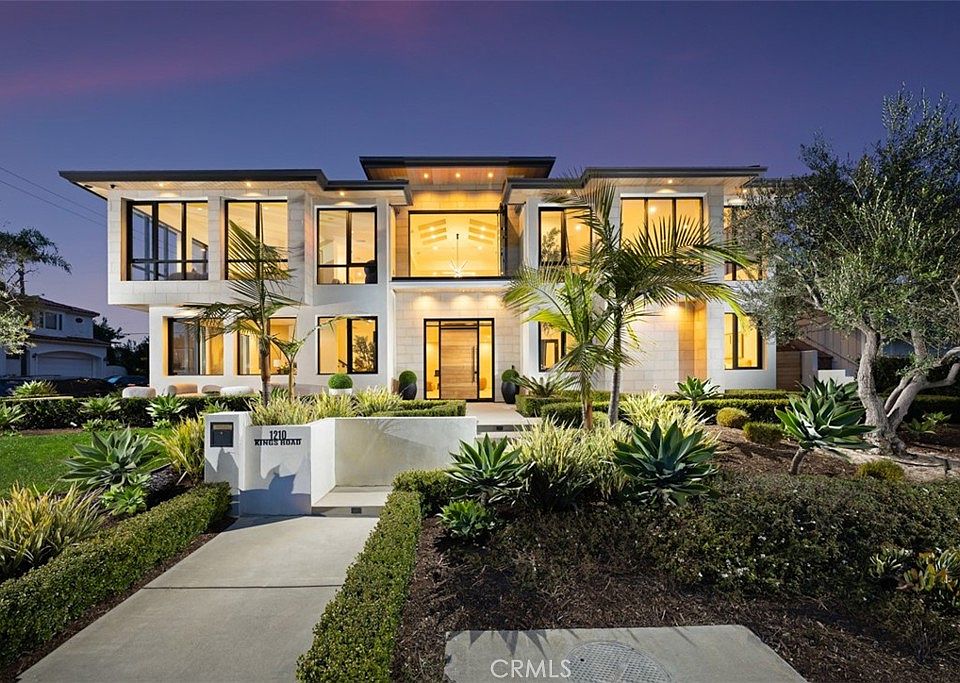Newport Beach, California, 92663, United States, 5 Bedrooms Bedrooms, ,5 BathroomsBathrooms,Residential,Forsale,2009211